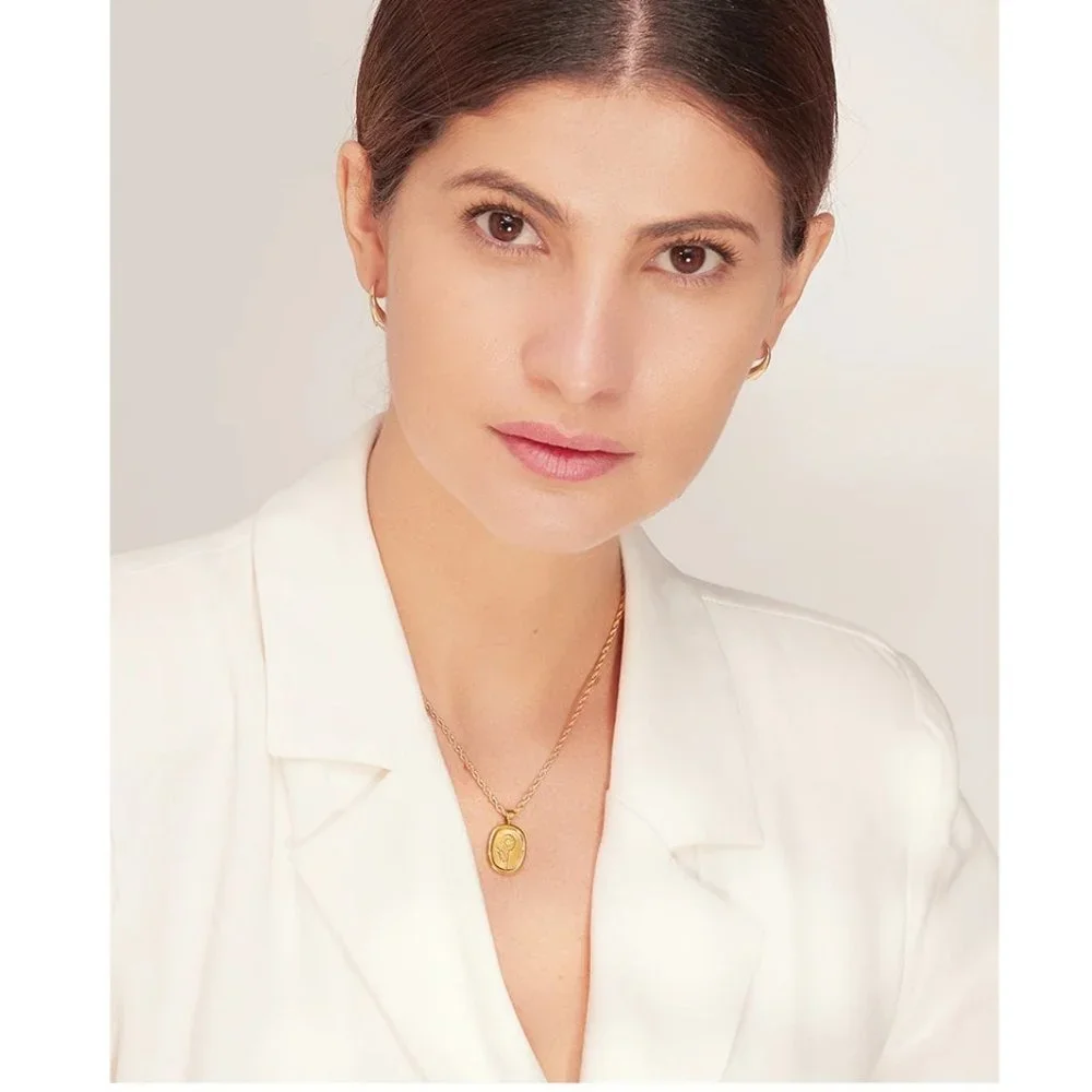 New 18K Gold Plated Oval Sunflower Pendant Necklace - Picture 3 of 7